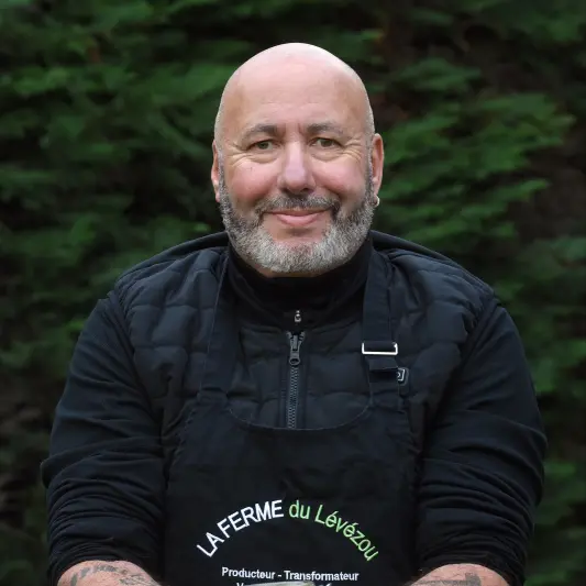 La Ferme du Lévezou : producteur de foie gras de canard et de veaux : vente de foie gras cru, foie gras mi-cuit, foie gras en conserve et vente de produits transformés de veau