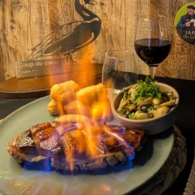 Magret de canard flambé et ses délices d'aligot | LA FERME du Lévézou