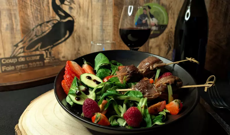 Gésiers de Canard Confits en conserve sur sa salade fraicheur 