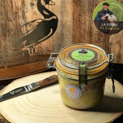 La Ferme du Lévezou : producteur de foie gras de canard et de veaux : vente de foie gras cru, foie gras mi-cuit, foie gras en conserve et vente de produits transformés de veau