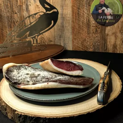 La Ferme du Lévezou : producteur de foie gras de canard et de veaux : vente de foie gras cru, foie gras mi-cuit, foie gras en conserve et vente de produits transformés de veau